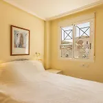 Дом отдыха 4 Bedroom Beautiful Home In Torrevieja Торевьиа