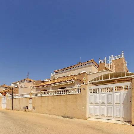 4 Bedroom Beautiful Home In Torrevieja Ferienhaus *